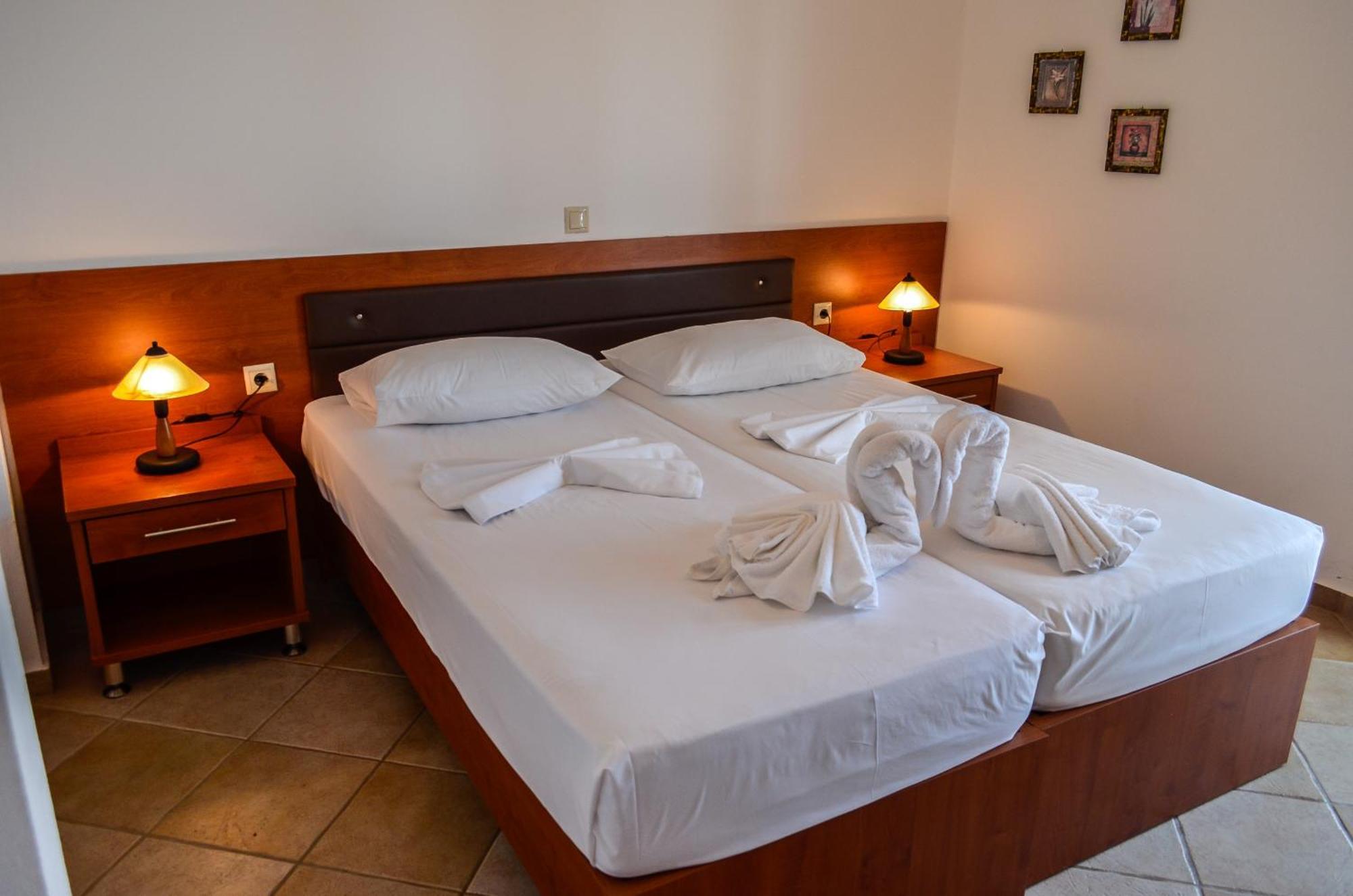 Alexena Apartments Agia Galini Eksteriør billede