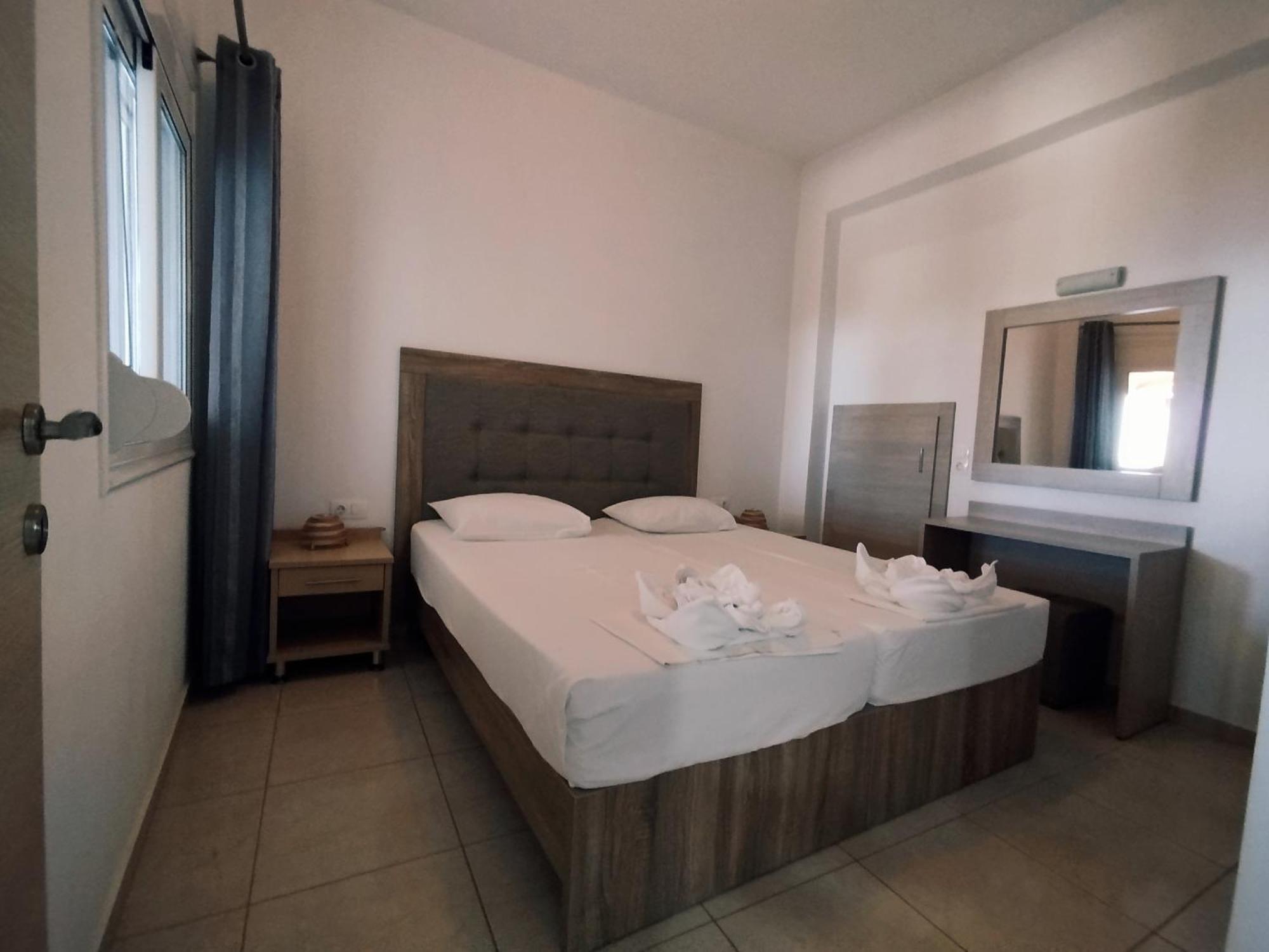 Alexena Apartments Agia Galini Eksteriør billede